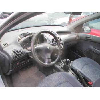 peugeot 206 berlina del año 2001