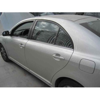 toyota avensis berlina (t25) del año 2004