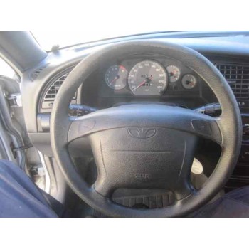 daewoo nubira berlina del año 2000