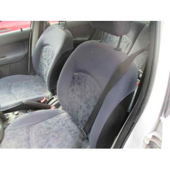 peugeot 206 berlina del año 2001