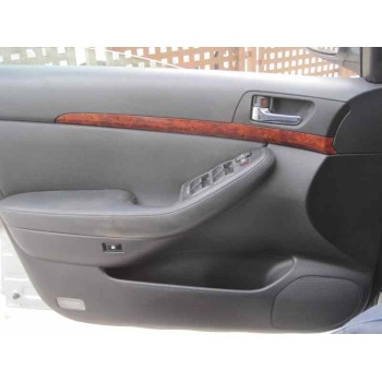 toyota avensis berlina (t25) del año 2004