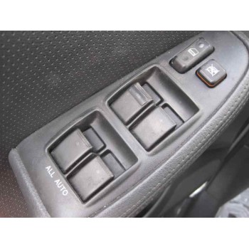 toyota avensis berlina (t25) del año 2004