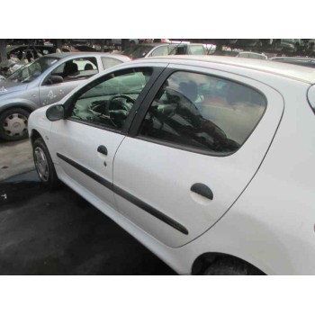 peugeot 206 berlina del año 2001