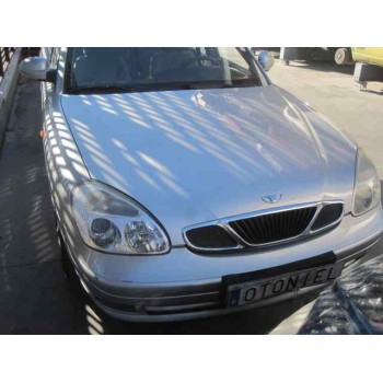daewoo nubira berlina del año 2000