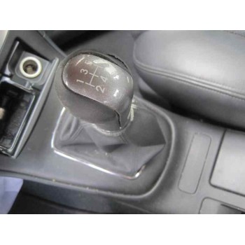 toyota avensis berlina (t25) del año 2004