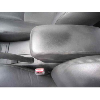 toyota avensis berlina (t25) del año 2004