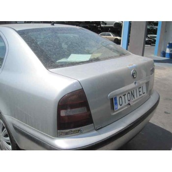 skoda octavia berlina (1u2) del año 2000