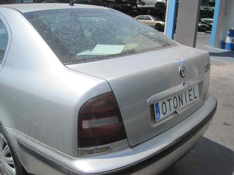 SKODA OCTAVIA BERLINA (1U2)