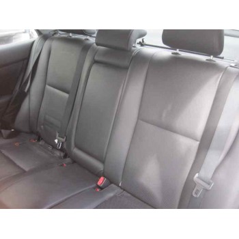 toyota avensis berlina (t25) del año 2004