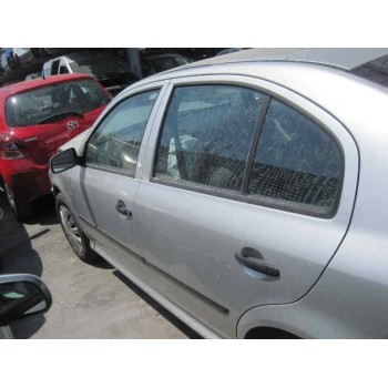 skoda octavia berlina (1u2) del año 2000