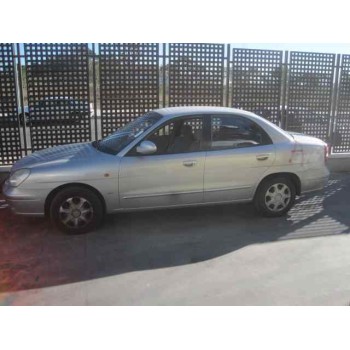 daewoo nubira berlina del año 2000