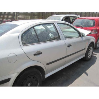 skoda octavia berlina (1u2) del año 2000