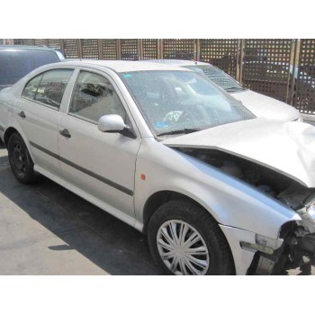 skoda octavia berlina (1u2) del año 2000