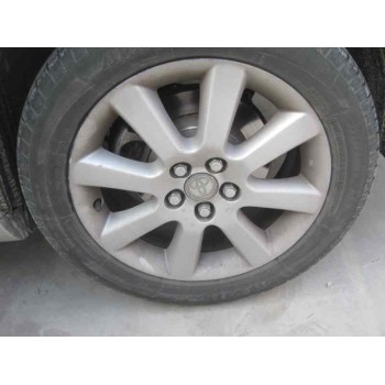 toyota avensis berlina (t25) del año 2004