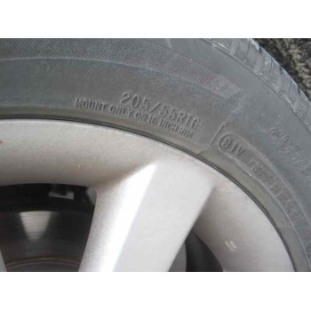 toyota avensis berlina (t25) del año 2004