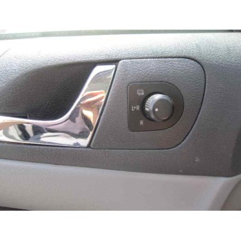 skoda octavia berlina (1u2) del año 2000