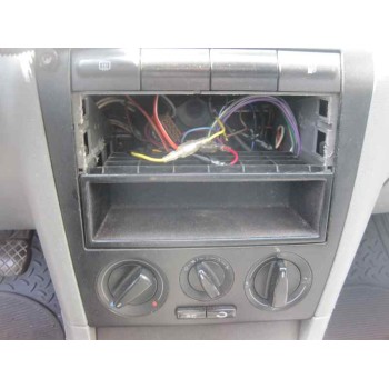 skoda octavia berlina (1u2) del año 2000