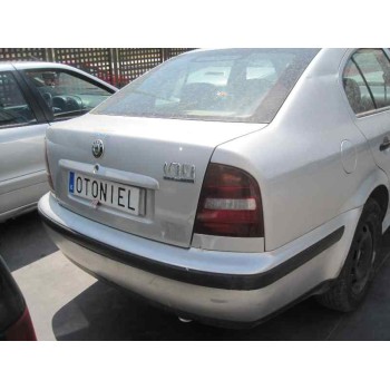 skoda octavia berlina (1u2) del año 2000