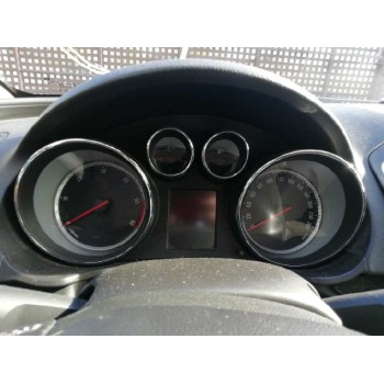 opel insignia berlina del año 2010