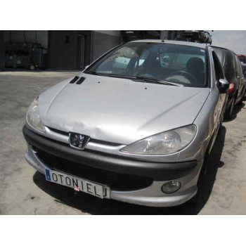 peugeot 206 berlina del año 2000