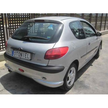 peugeot 206 berlina del año 2000