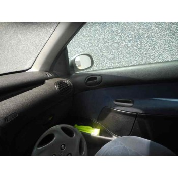 peugeot 206 berlina del año 2002