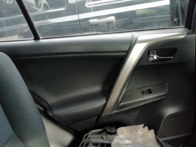 Recambio de guarnecido puerta trasera izquierda para toyota rav 4 active referencia OEM IAM 67614X1B12  