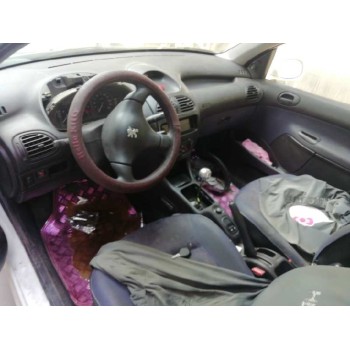 peugeot 206 berlina del año 2000