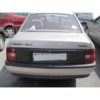 opel vectra a del año 1990