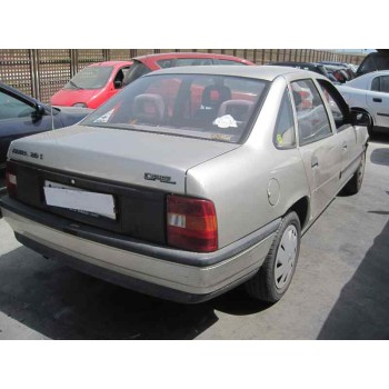 opel vectra a del año 1990