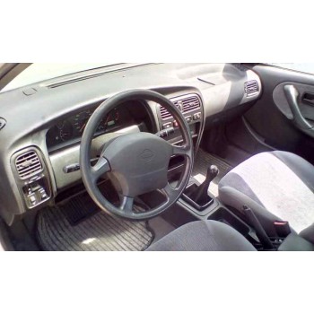 nissan primera berl./familiar (p10/w10) del año 1995