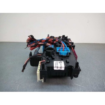 Recambio de caja reles / fusibles para mercedes-benz clase c w205 c200 bluetec referencia OEM IAM A2059068501  