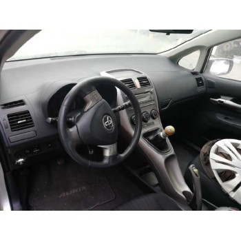 toyota auris del año 2007