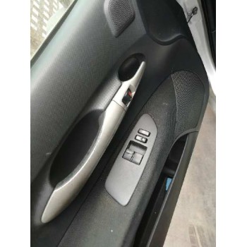 toyota auris del año 2007