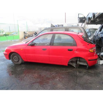 daewoo lanos del año 2001