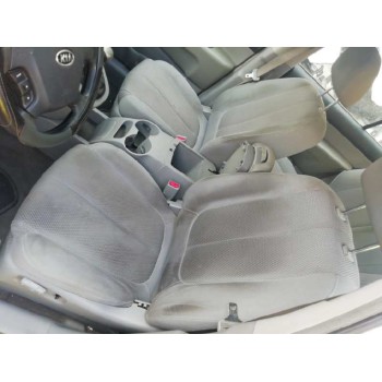 kia carens (un) del año 2008