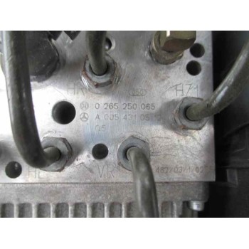 mercedes-benz clase e (w211) berlina del año 2004