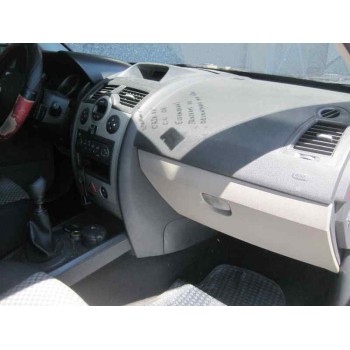 renault megane ii classic berlina del año 2004