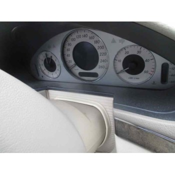 mercedes-benz clase e (w211) berlina del año 2004