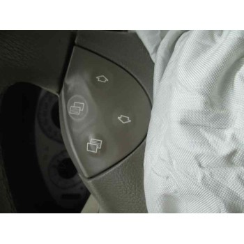 mercedes-benz clase e (w211) berlina del año 2004