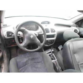 peugeot 206 berlina del año 2000