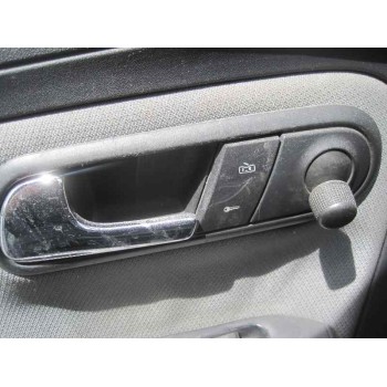 seat ibiza (6l1) del año 2004