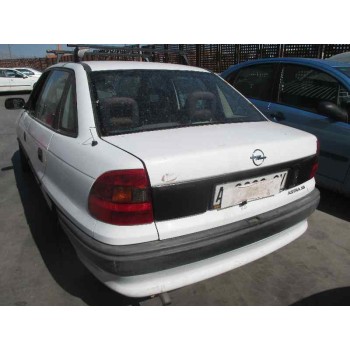 opel astra f berlina del año 1995