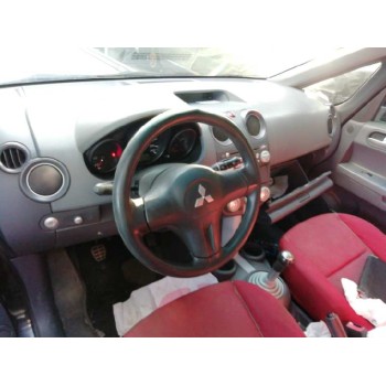 mitsubishi colt berlina 5 (z30a) del año 2006