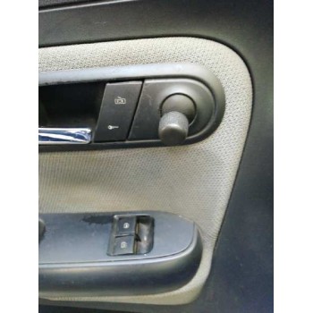 seat ibiza (6l1) del año 2003