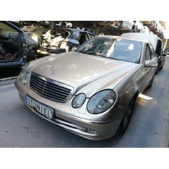 mercedes-benz clase e (w211) berlina del año 2004