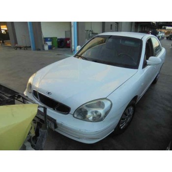daewoo nubira berlina del año 2001