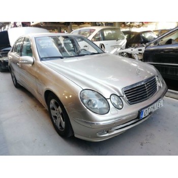 mercedes-benz clase e (w211) berlina del año 2004