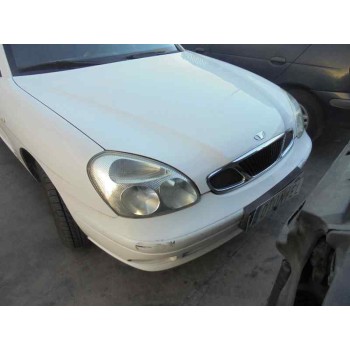 daewoo nubira berlina del año 2001