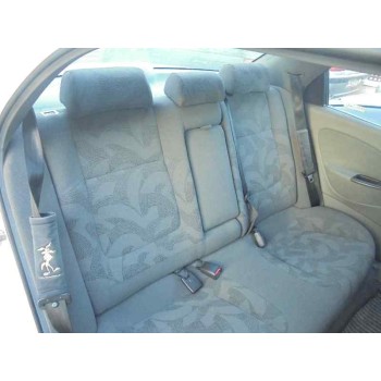 daewoo nubira berlina del año 2001